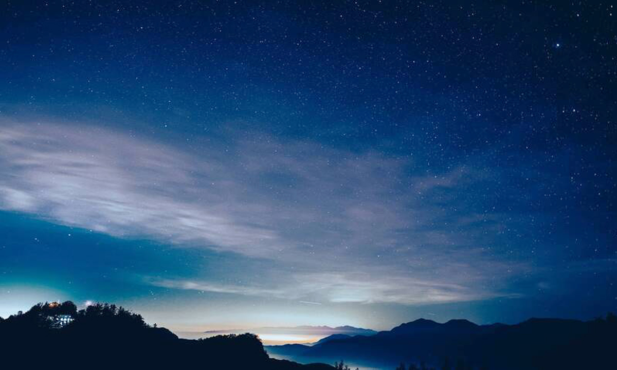 阿里山最美星空季登場！英仙座流星雨、金星東大距接力登場  阿里山賓館推出「小笠原夜遊觀星」住房專案
